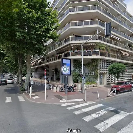 Juan-les-pins 2 Pieces Avec Parking & Proches Des Plages *