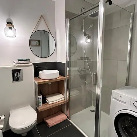 Juan-les-pins 2 Pieces Avec Parking & Proches Des Plages Antibes